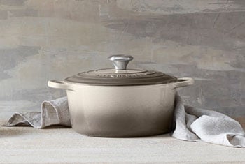 dutch oven in nutmeg brown