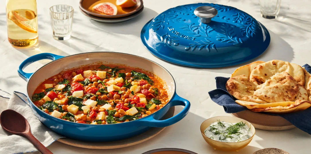 https://www.lecreuset.com/on/demandware.static/-/Sites-LeCreuset-Library/default/dwd3979065/images/hotspots/olive_branch_braiser_hotspot.jpg