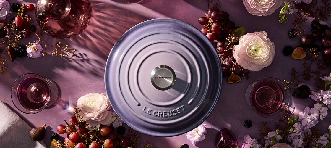 Provence lid surrounded by flowers