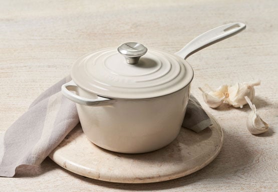 meringue sauce pot