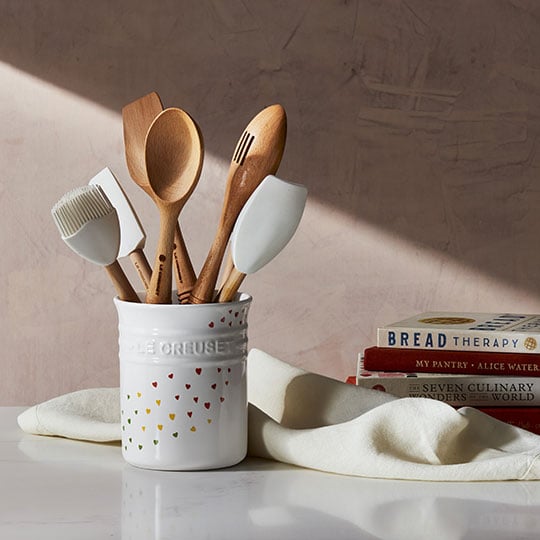 utensil crock with rainbow herat design