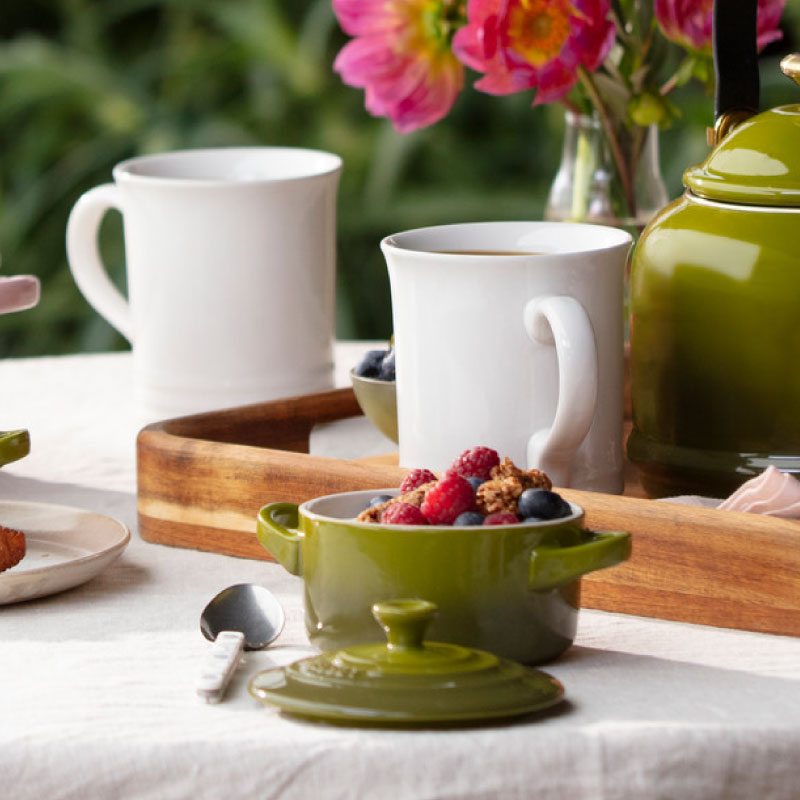 New Kiwi Le Creuset Stoneware Petite Flower Ramekin with Lid & Tray Kitchen, Dining & Bar Other