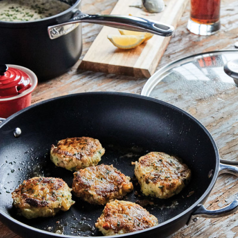 Seared Crab Cakes Le Creuset® Official Site