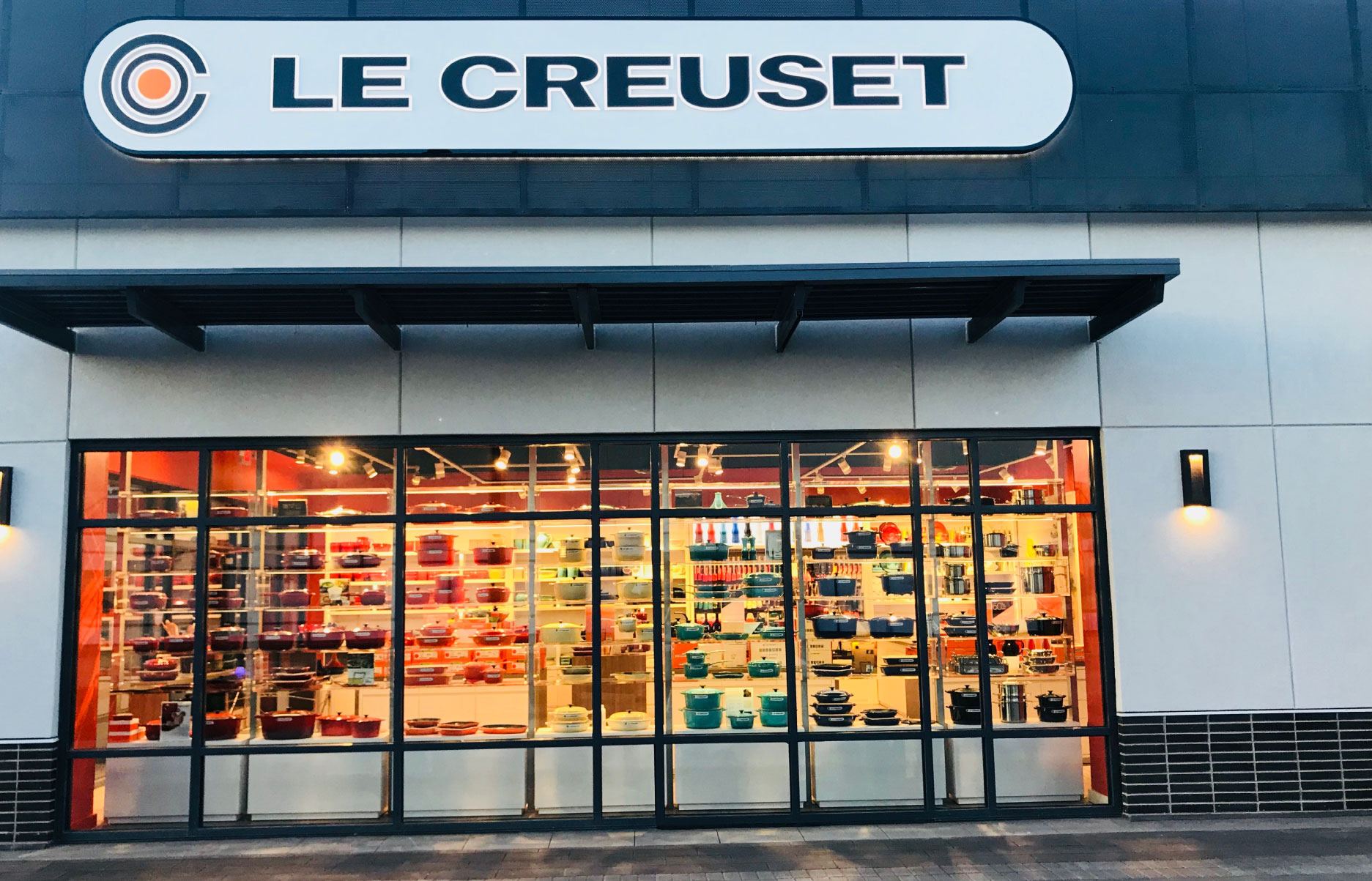 Le Creuset Outlet Store - It's a Sale!!! 